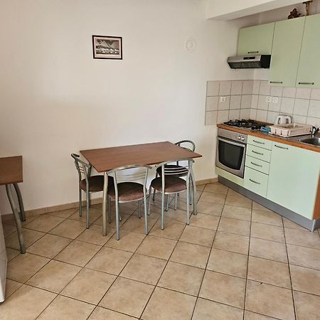 Apartmani Maria Preko Eksteriør bilde